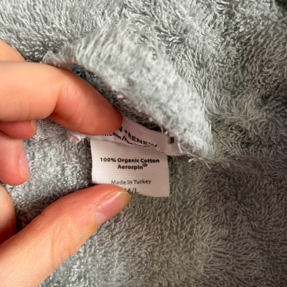 Coyuchi Soft Gray Robe - Picture 5 of 6